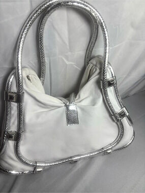 Rioni Shoulder Bag in White & Silver